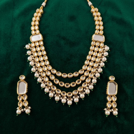 Kaberi Lahari Kundan Set (wave-like layers)